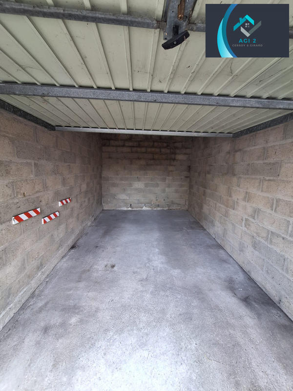 Parking / Garage - 13 m²