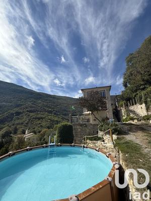 Maison - 136 m² - 5 pièces