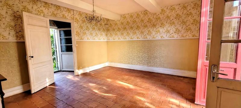 Maison - 260 m² - 8 pièces