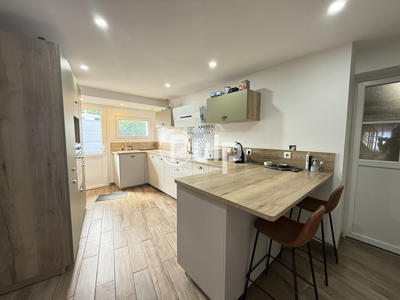 Maison - 98 m² - 7 pièces