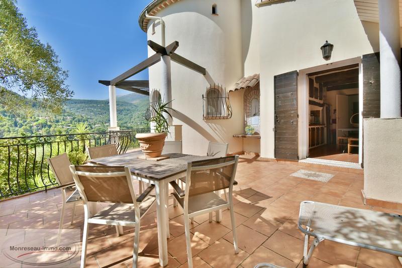 Maison - 260 m² - 7 pièces