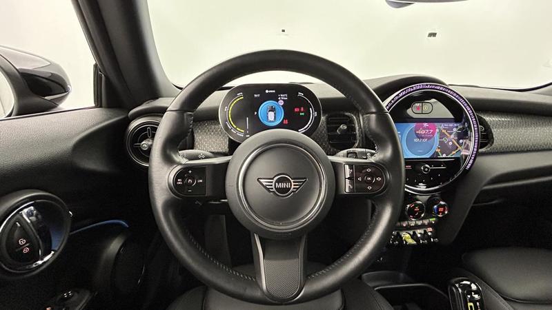 Mini 3 portes Hatch Electric F56 Bev Lci Cooper se 184 ch Essential