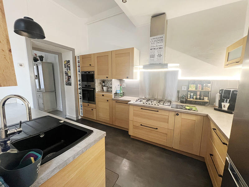 Maison - 190 m² - 9 pièces