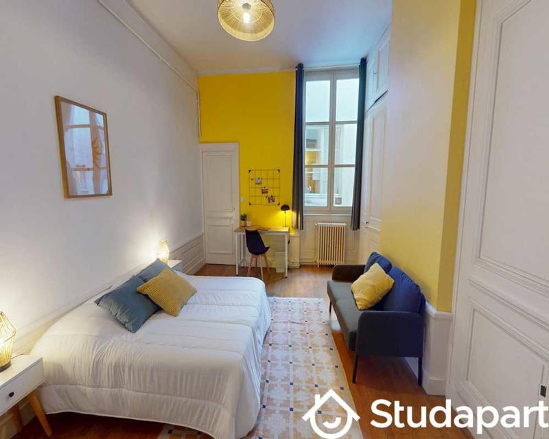 Chambre - 240 m² - 1 pièce