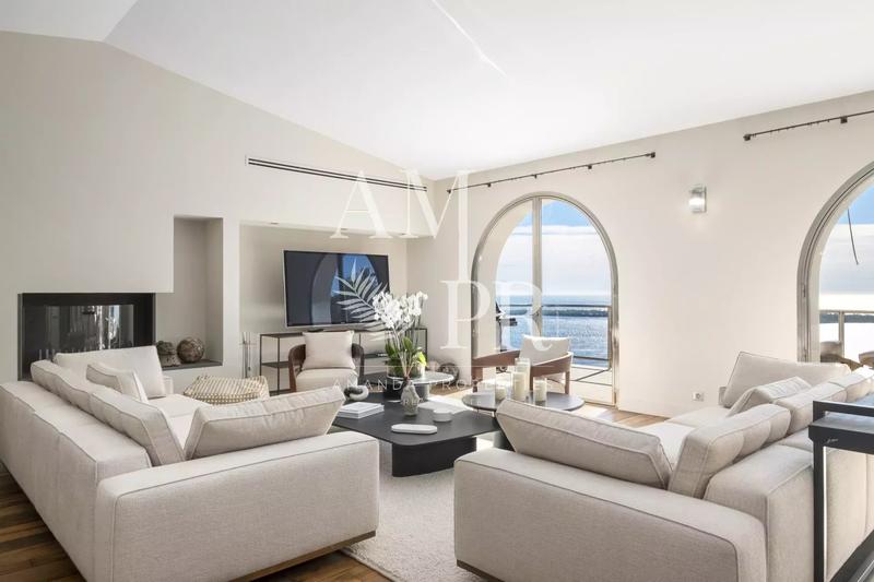 Villa - 300 m² - 6 pièces