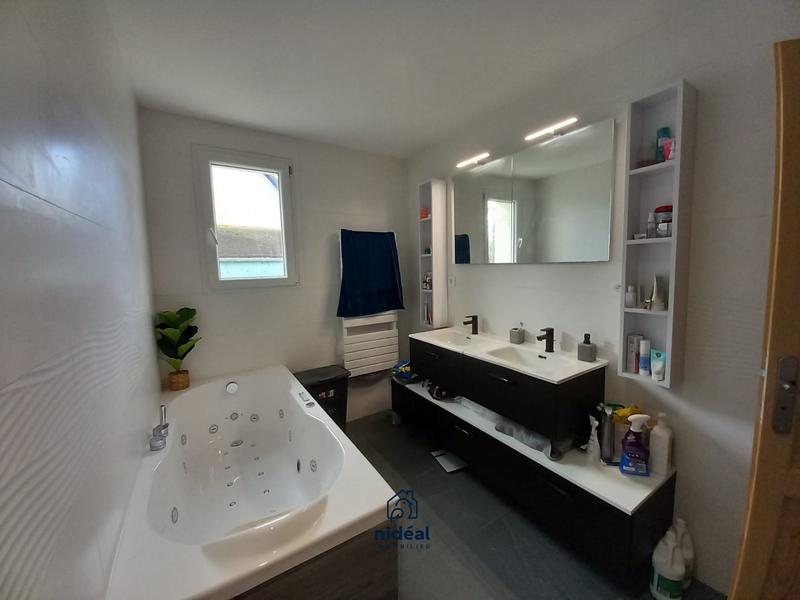 Maison traditionnelle - 96 m² - 4 pièces