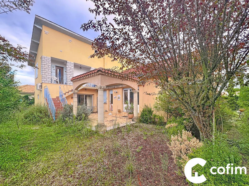 Maison - 182 m² - 7 pièces