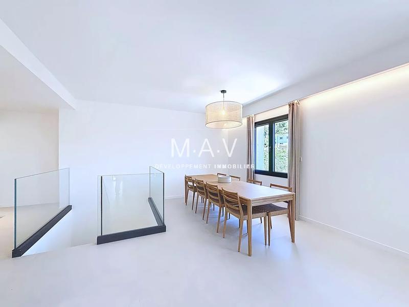 Villa - 190 m² - 6 pièces