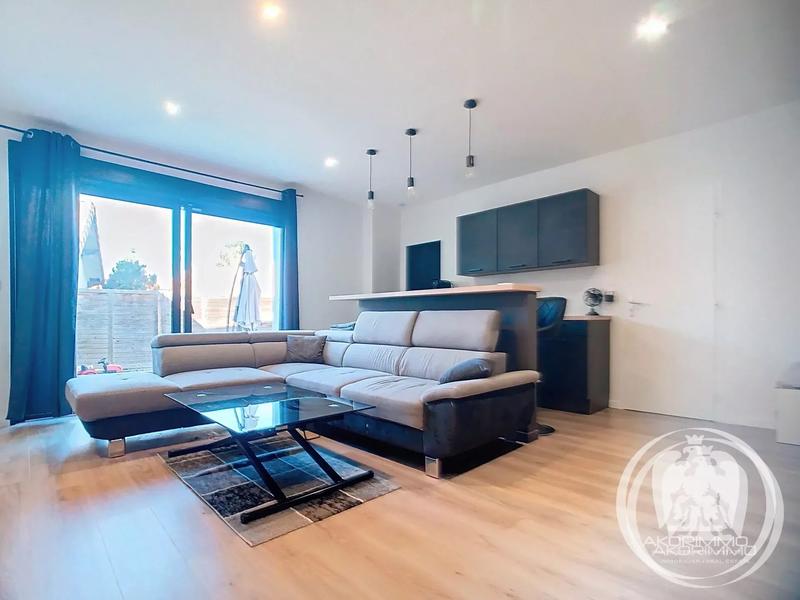 Maison - 198 m² - 8 pièces