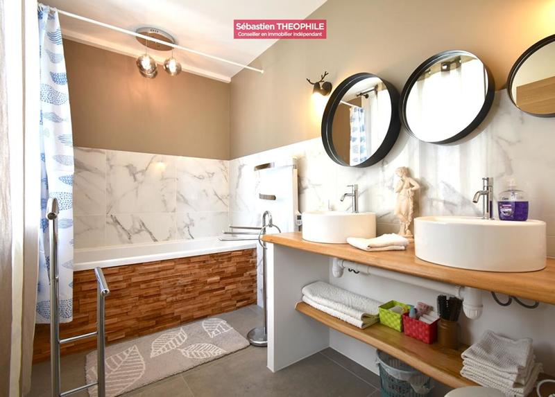 Maison - 194 m² - 6 pièces