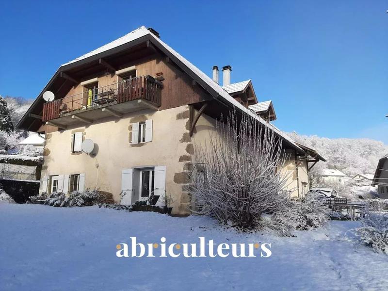 Corps de ferme - 433 m² - 16 pièces