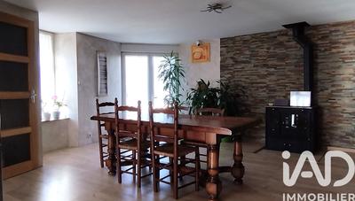 Maison - 222 m² - 8 pièces