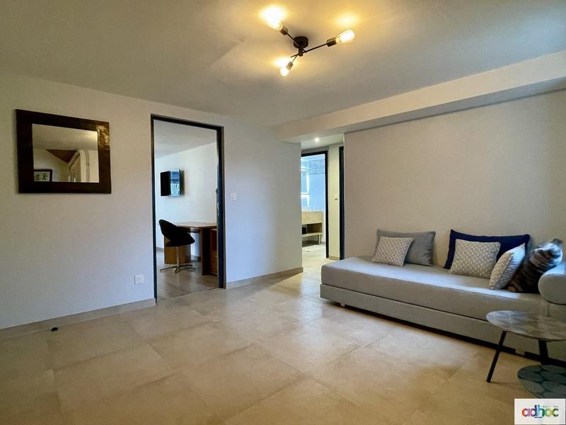 Appartement - 100 m² - 4 pièces