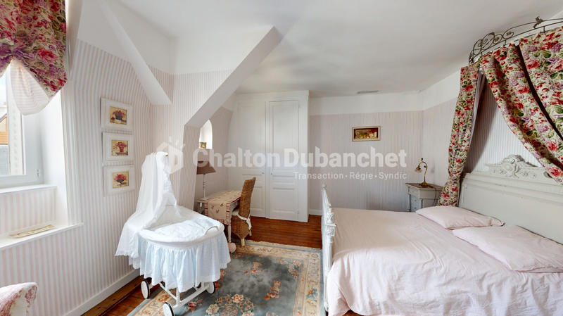 Demeure - 377 m² - 12 pièces