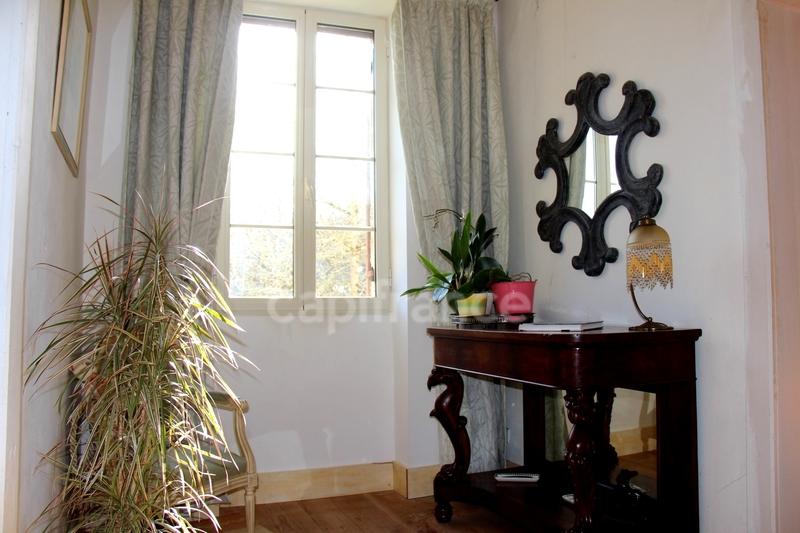 Propriété - 205 m² - 6 pièces