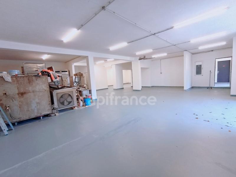 Local artisanal - 189 m² - 2 pièces