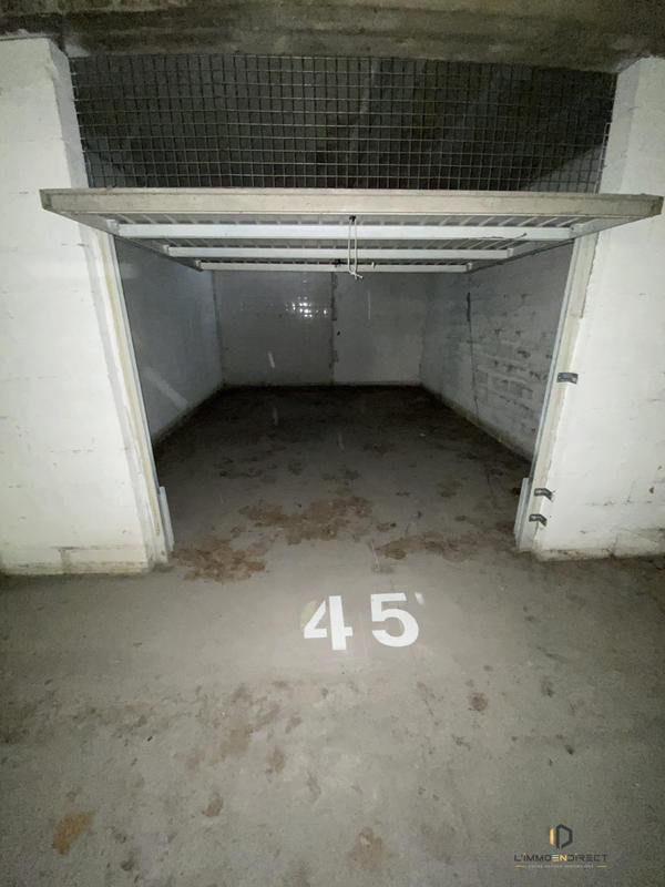 Parking / Garage - 8 m²