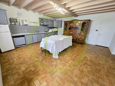 Maison - 290 m² - 11 pièces