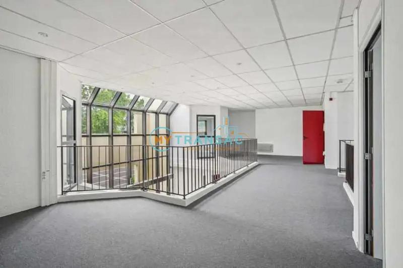 Entrepôt - 4 542 m²