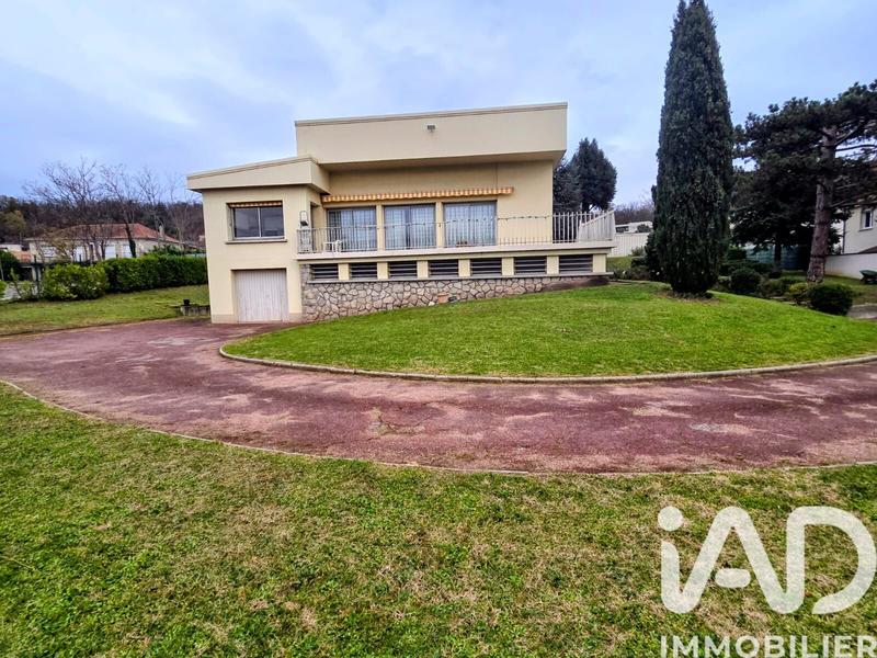 Maison - 209 m² - 7 pièces