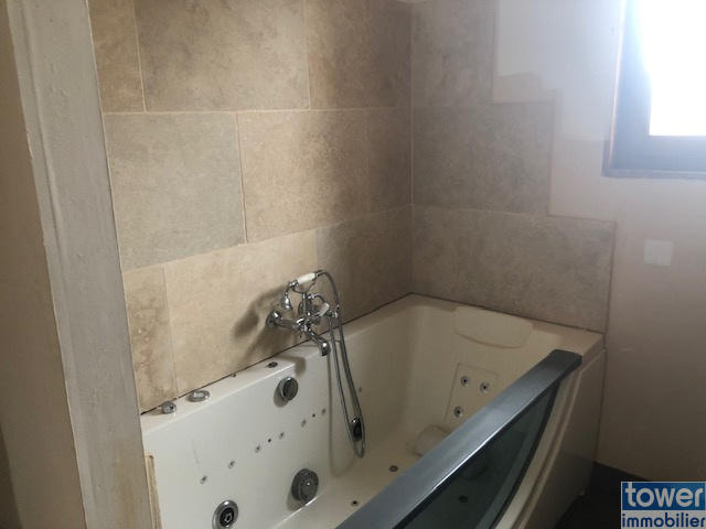 Maison - 233 m² - 5 pièces