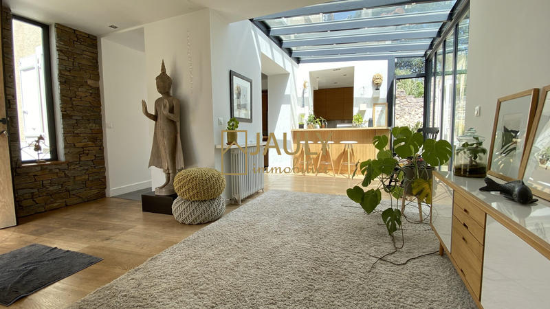 Maison - 300 m² - 9 pièces