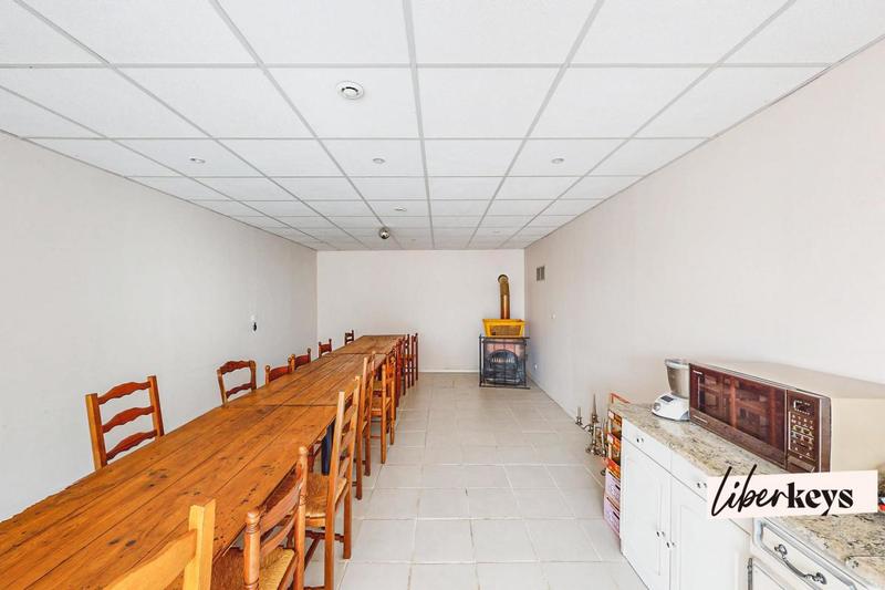 Propriété - 223 m² - 10 pièces