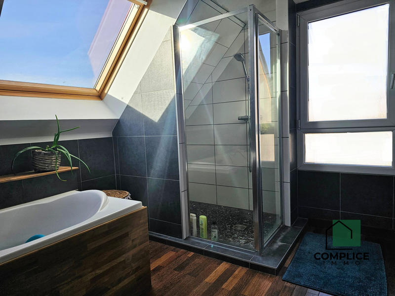 Maison traditionnelle - 150 m² - 5 pièces