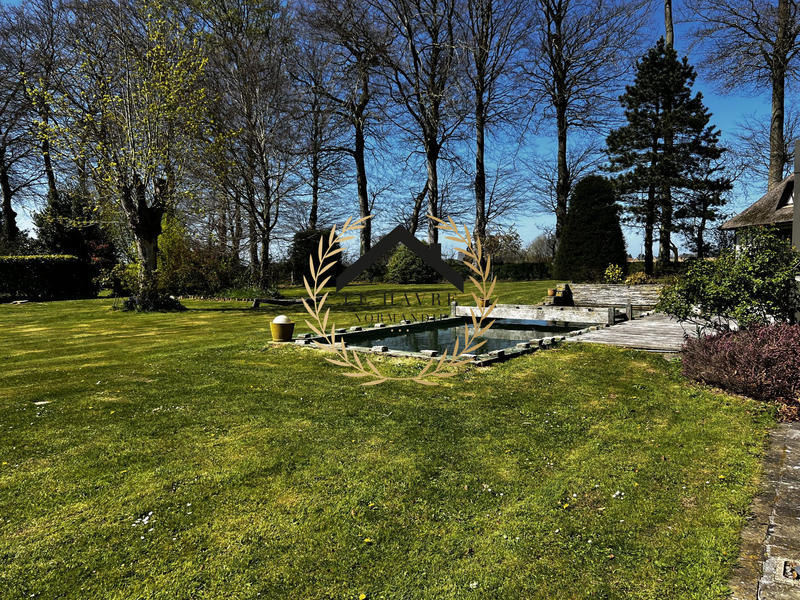 Maison - 253 m² - 10 pièces