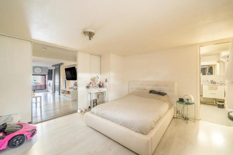 Appartement - 199 m² - 8 pièces