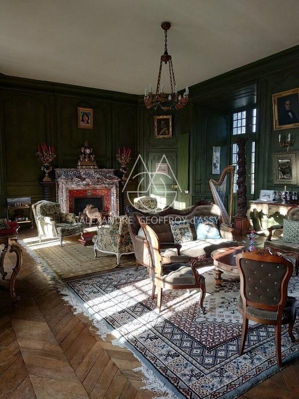 Demeure - 3 000 m² - 26 pièces