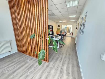 Local commercial - 110 m² - 3 pièces