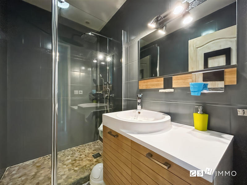 Maison traditionnelle - 92 m² - 4 pièces