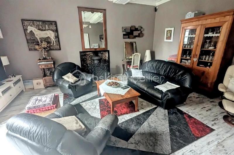 Maison - 202 m² - 7 pièces