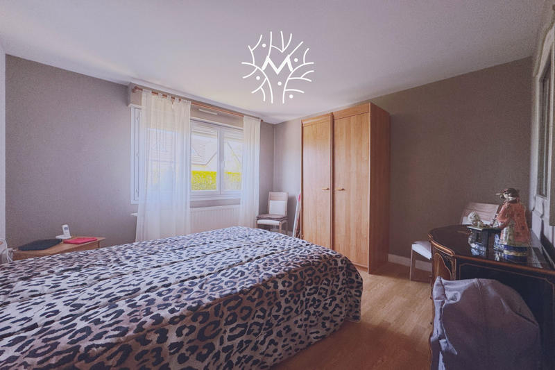 Maison - 121 m² - 6 pièces