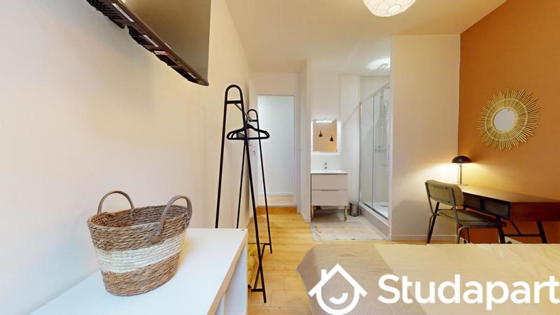 Chambre - 11 m² - 1 pièce