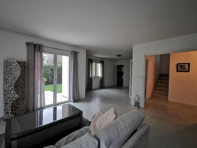 Maison - 215 m² - 8 pièces