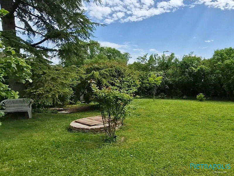 Maison - 300 m² - 13 pièces