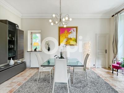 Maison - 203 m² - 7 pièces