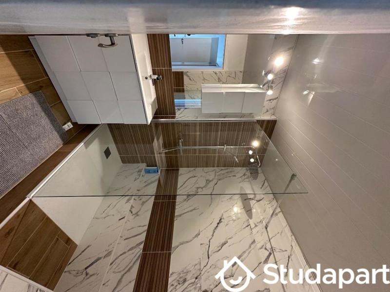 Chambre - 65 m² - 1 pièce