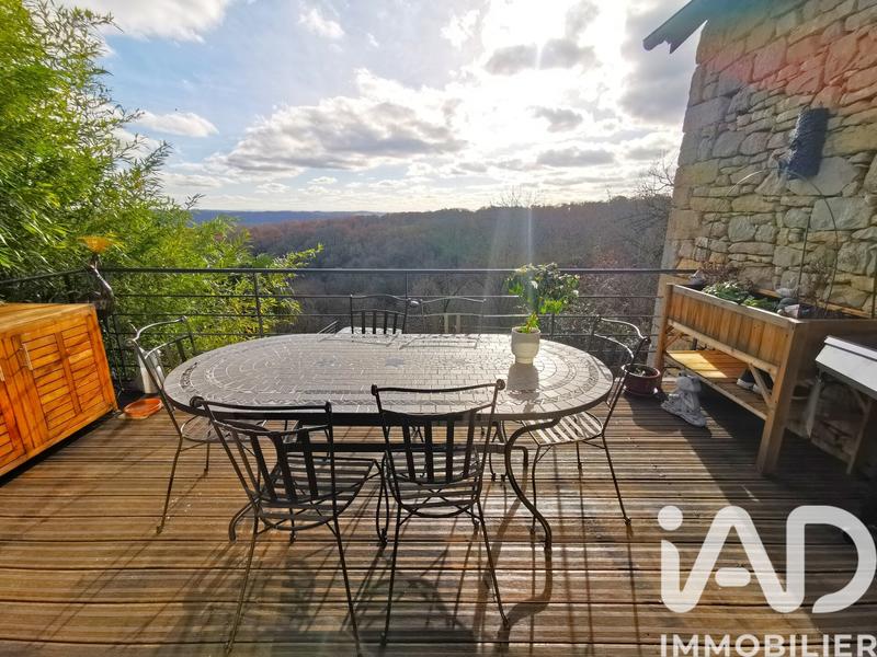 Maison - 305 m² - 10 pièces