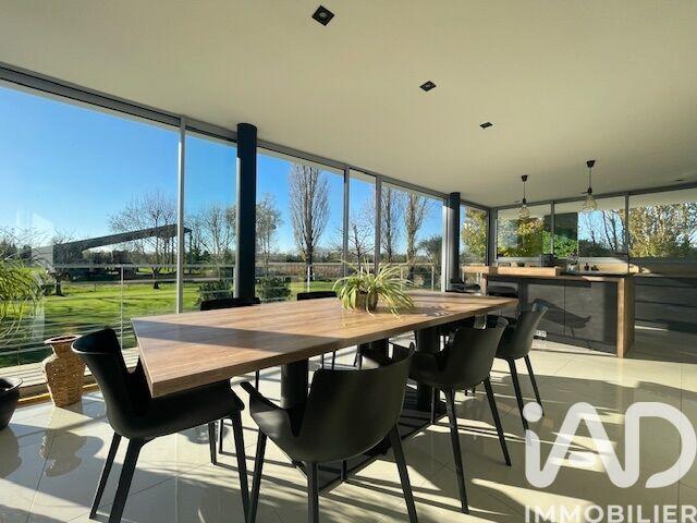 Maison - 290 m² - 8 pièces