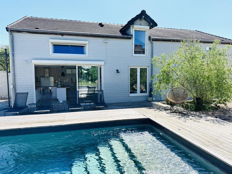 Maison - 342 m² - 12 pièces