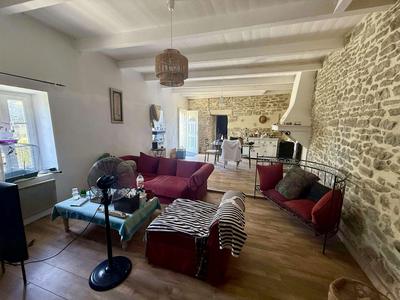 Maison - 166 m² - 4 pièces