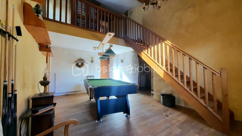 Maison en pierre - 204 m² - 9 pièces