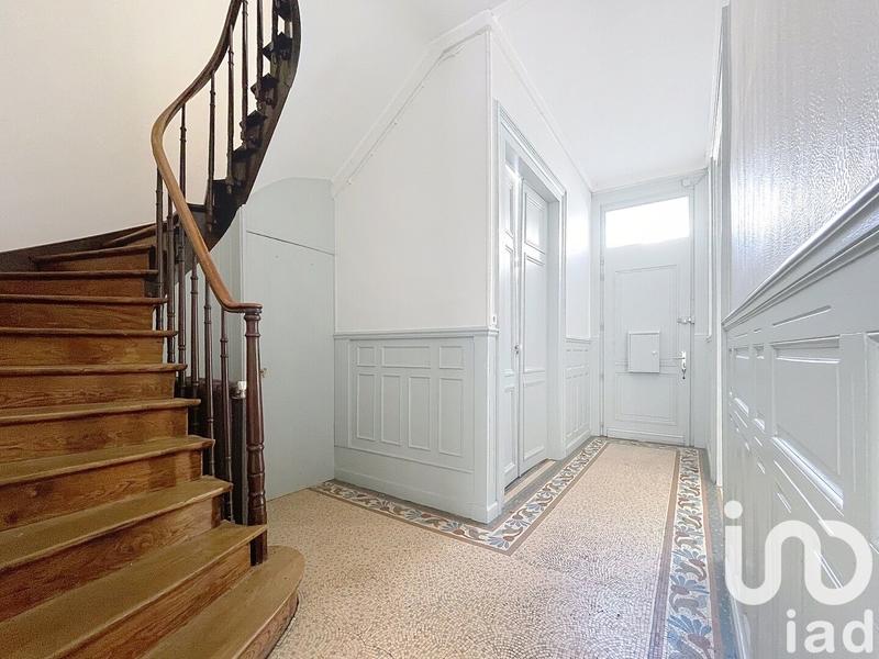 Maison - 242 m² - 8 pièces