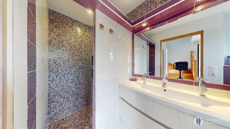 Maison - 164 m² - 8 pièces