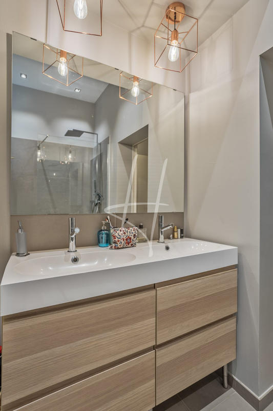 Appartement - 123 m² - 5 pièces