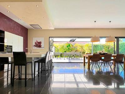 Maison - 200 m² - 5 pièces