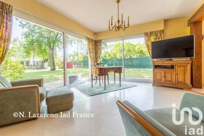 Maison - 233 m² - 9 pièces